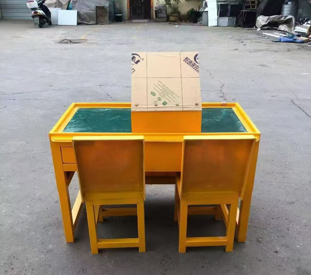 团风防静电导通桌井下煤矿火工品发放桌：危险品流转的安全守护者